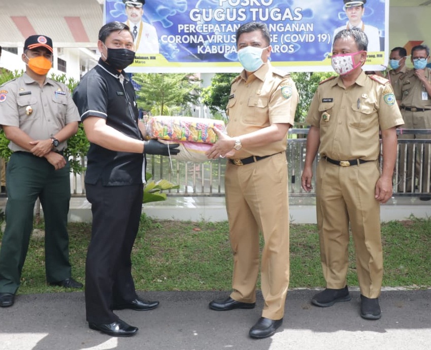 Bupati Maros Bantu Logistik Masyarakat Terdampak Covid-19