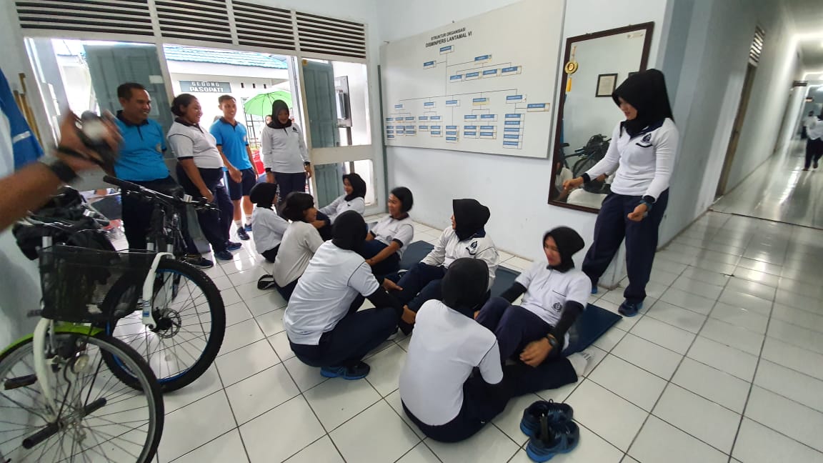 Hujan Tidak Jadi Penghalang Srikandi Lantamal VI Garjas