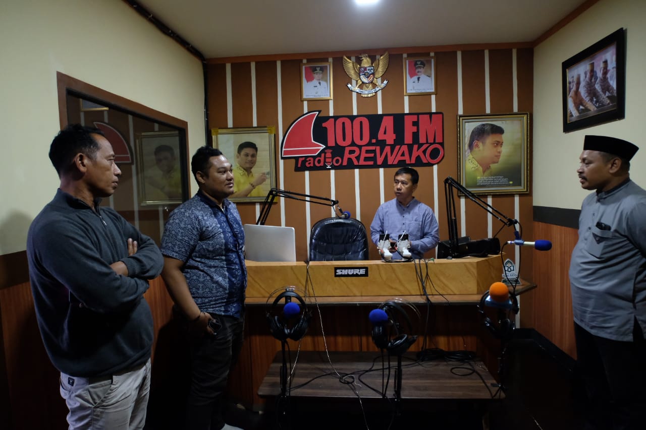 Diskominfo-SP Buton Utara Kunjungi Rewako FM, Ini Tujuannya