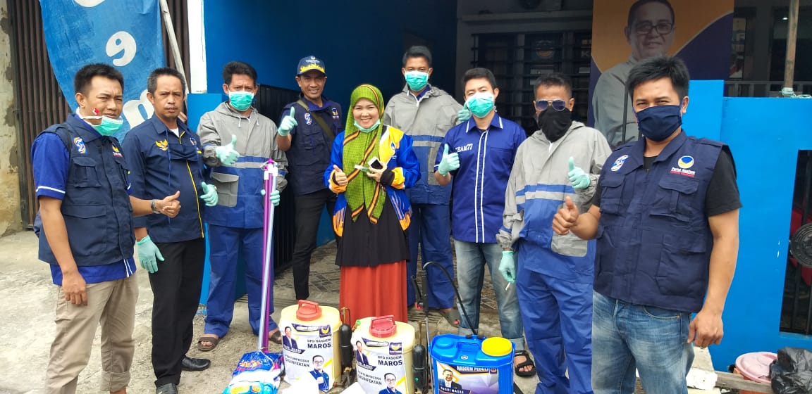 Andi Harmil Kerahkan Kader NasDem Maros Semprotkan Disinfektan