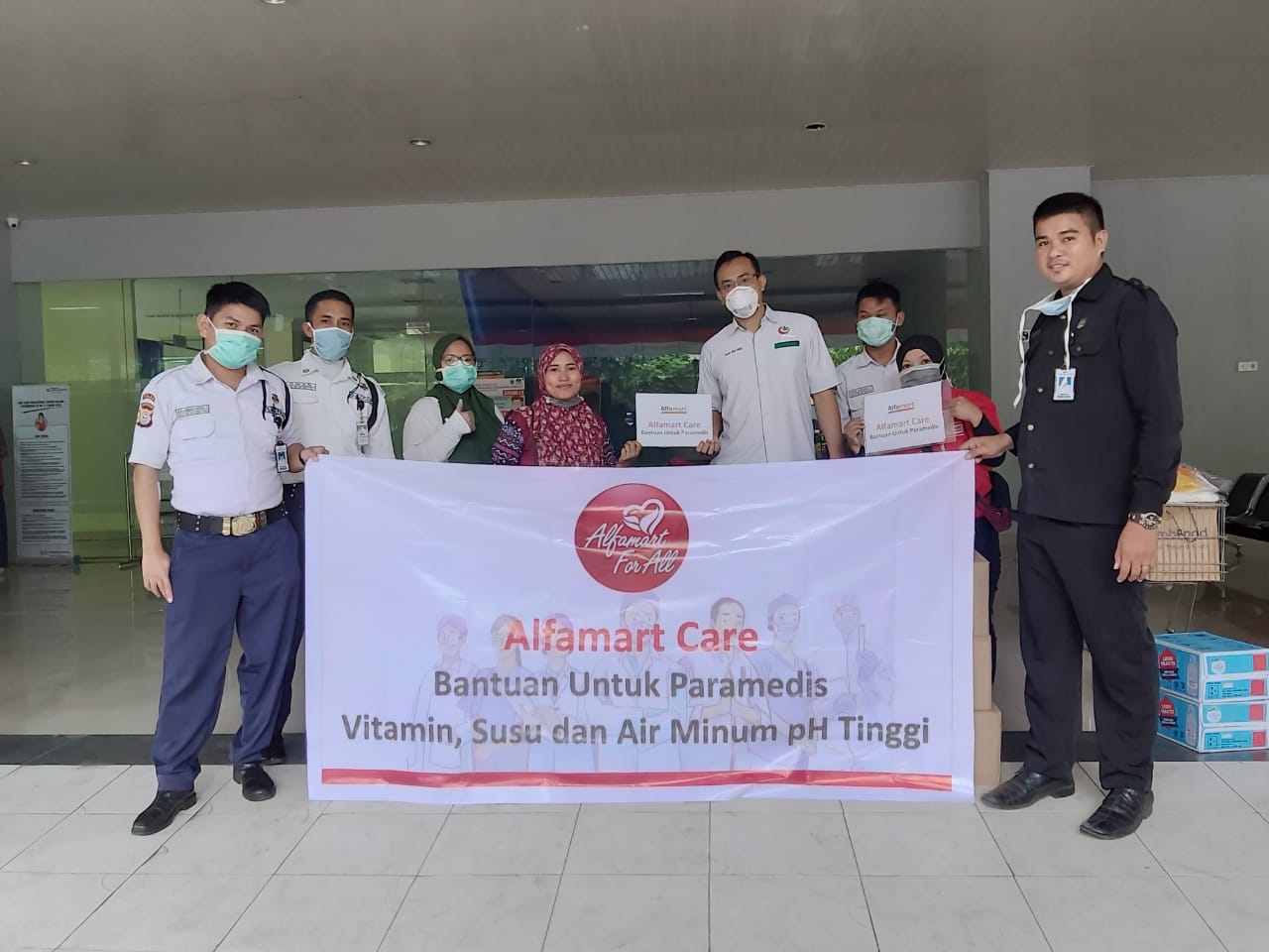 Dukung Tenaga Medis Tangani Corona, Alfamart Salurkan Nutrisi dan Vitamin