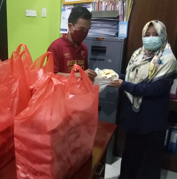 Ambil Bagian Melawan Penyebaran Covid-19, HIM Dan KAHMI Enrekang Berbagi