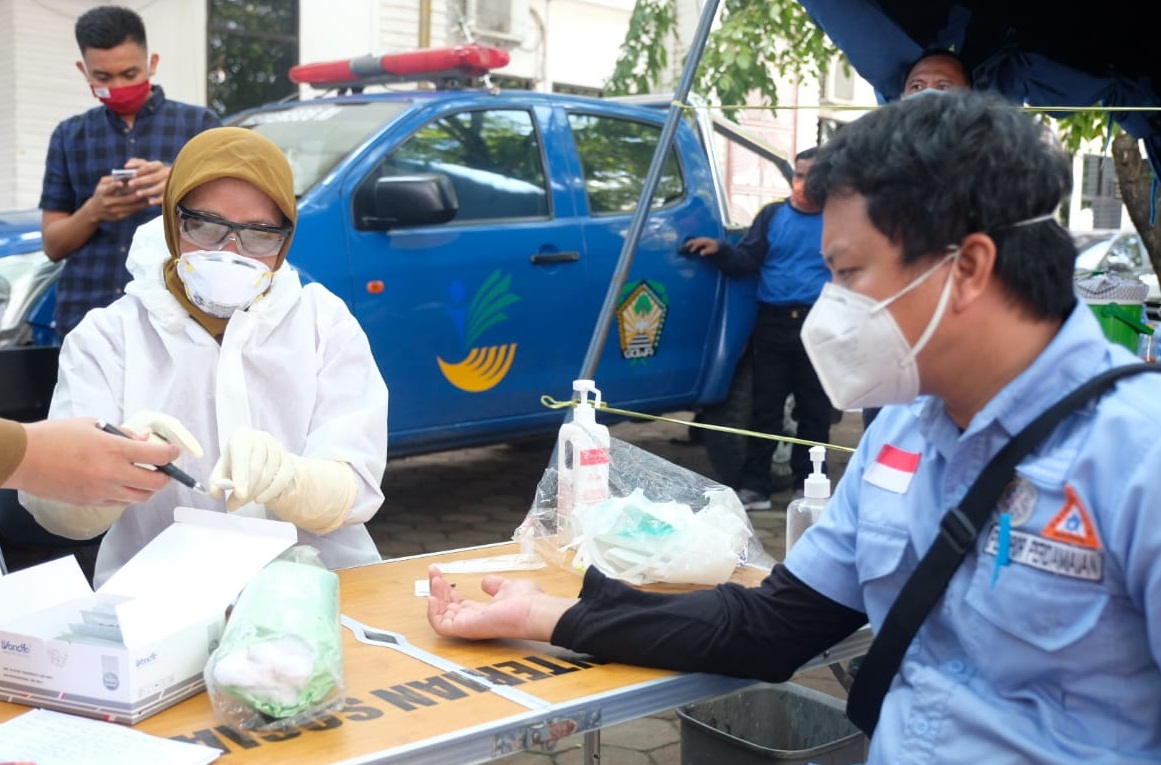 Anggota Satgana Covid-19 Kabupaten Gowa Jalani Rapid Test