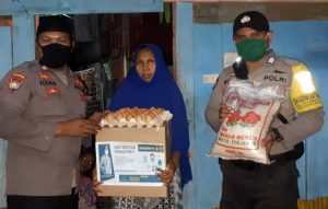 Ramadan di Tengah Covid-19, Kapolres Pelabuhan Makassar Berbagi Sembako