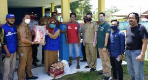 Penanganan Covid-19, Kadis Sosial Salurkan Sembako Bantuan Provinsi