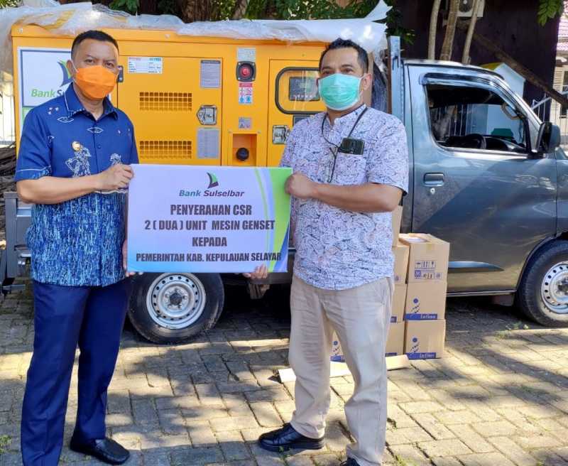 Pimpinan PT.Bank Sulselbar Serahkan Bantuan CSR Untuk Warga Selayar