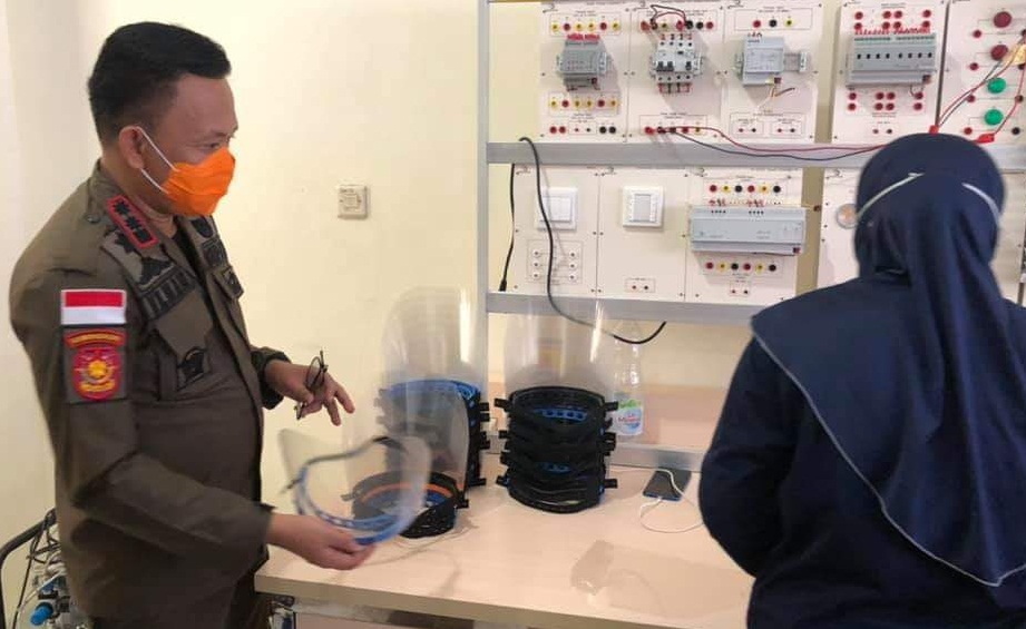 Bantaeng Mampu Produksi 30 APD Face Sheild per Hari