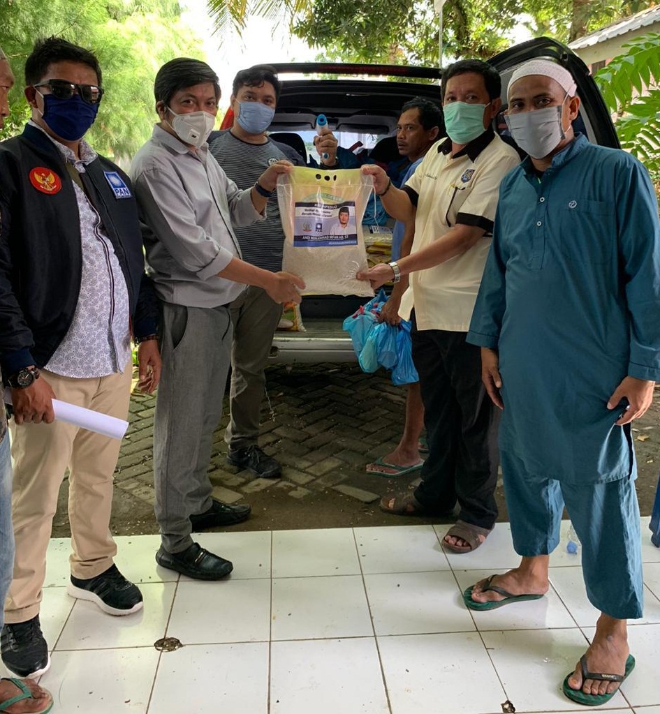 Legislator Provinsi Asal Maros Salurkan Bantuan Sembako Untuk 50 Rumah Tangga