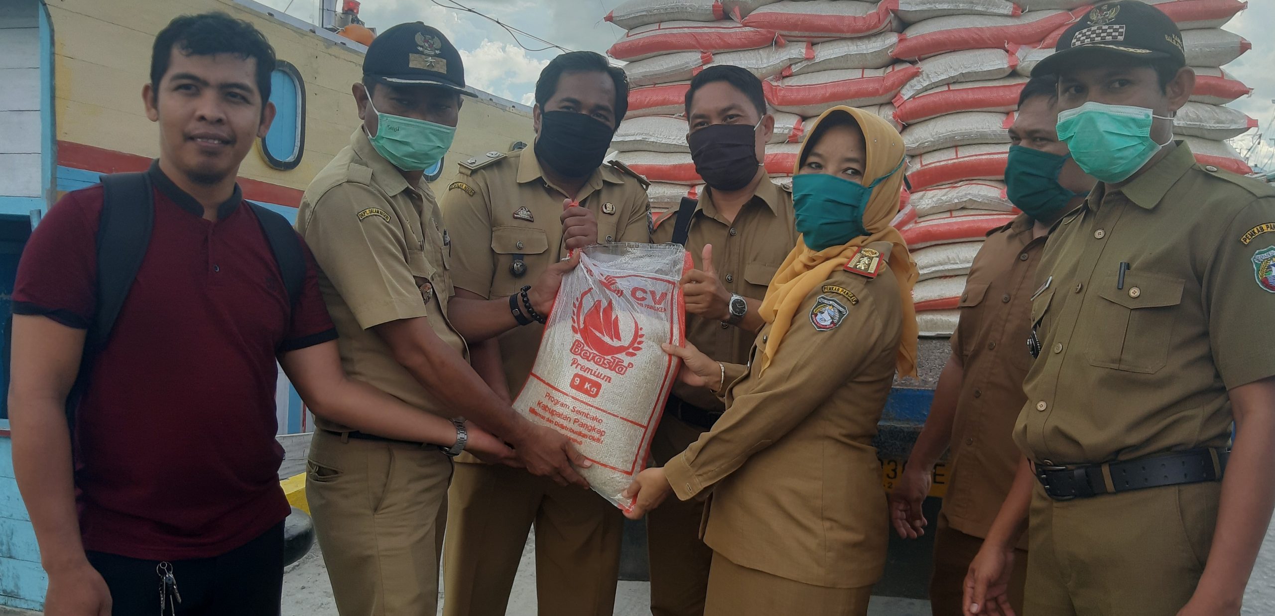 57 Ton Beras Bantuan Sembako Disalurkan ke Pulau Terluar