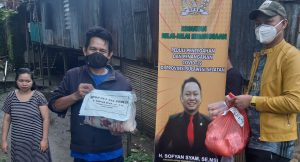 8.4 foto pangkep bagi Peduli Dampak Covid-19, Legislator Sulsel Berbagi Sembako