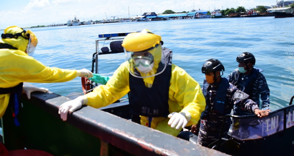Lantamal VI Latihan Evakuasi Pasien Covid-19 di Laut