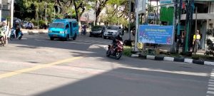 Komunitas Masyarakat Sulsel Sebar Spanduk Dukung Pemerintah dan Ikuti Imbauan Kapolda