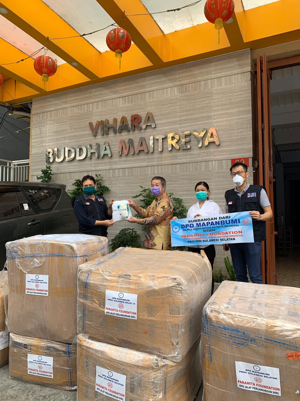 Paramita Foundation Serahkan Bantuan Corona ke IDI Makassar