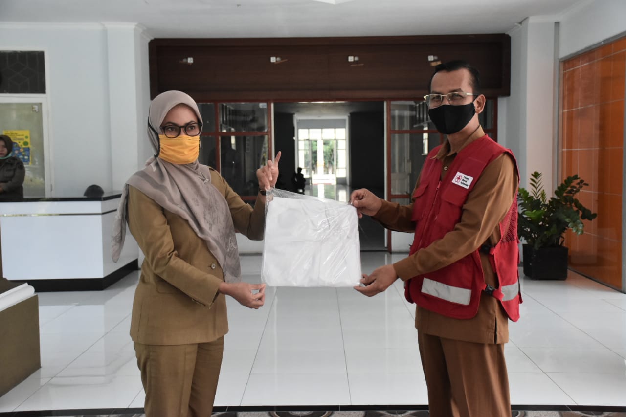Wakil Ketua PMI Lutra: Terima Bantuan dari PMI Pusat dan Donasi Pengurus Kabupaten Peralatan Penanganan Covid-19