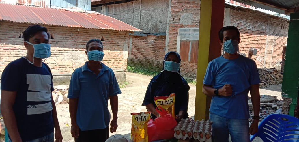 Satresnarkoba Polres Takalar Berbagi dengan Masyarakat Kurang Mampu