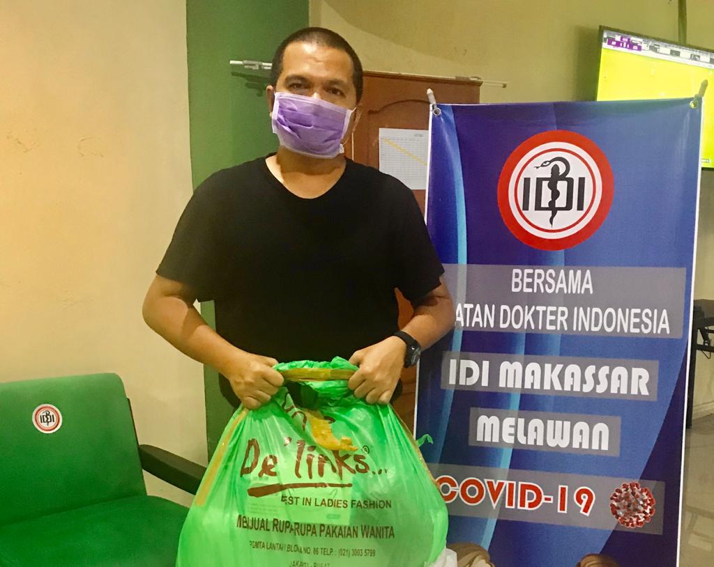 DE’LINKS Tanah Abang Jakarta Serahkan Donasi APD ke IDI Makassar