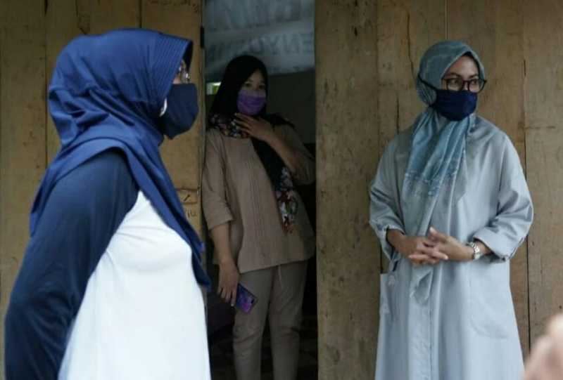 Bupati Lutra Kunjungi Rumah Isolasi Mandiri Disiapkan Pemdes Batu Alang Untuk OTG