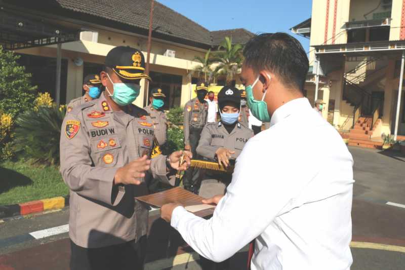 Kasat Reskrim Terima Penghargaan Dari Poda Sulsel Sejumlah  Kasus Telah Diungkap.
