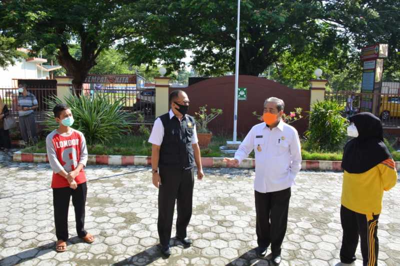 Bupati Sidrap Dollah Mando Pantau Rapid Test II Kontak Erat Pasien Positif Dan Santri