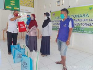 WhatsApp Image 2020-04-28 at 17.15.29 Peduli Warga Terdampak Covid-19, Semen Tonasa Salurkan Ribuaan Paket Sembako