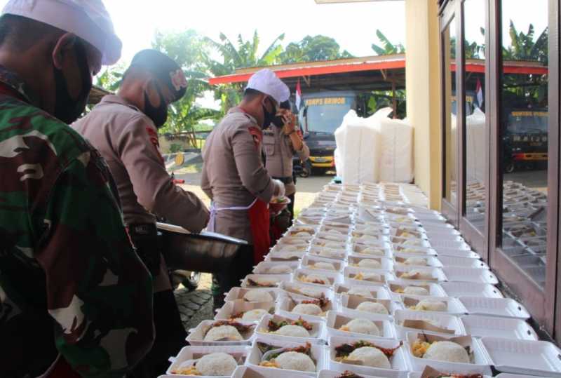 18 Hari Dapur Lapangan TNI-Polri di Bone Produksi Makanan Demi Masyarakat