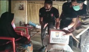 10.5 foto takalar peduli Peduli Covid-19, Personel Bharaduta Polres Takalar Berbagi di Bulan Ramadan