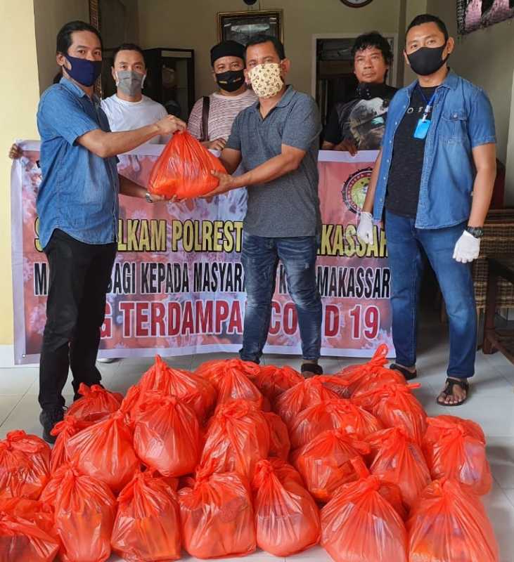 Sat Intelkam Polrestabes Makassar Berbagai ke Warga Jl Rajawali