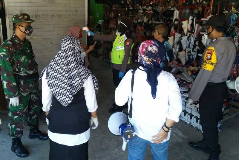 Cegah Covid-19, Urkes Polres Pelabuhan Periksa Suhu 
