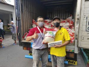 JNE Distribusikan Beras Bansos Pemerintah RI