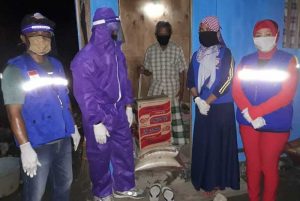 Tak Kenal Waktu, Dinsos Selayar Aktif Salurkan Bantuan Covid-19