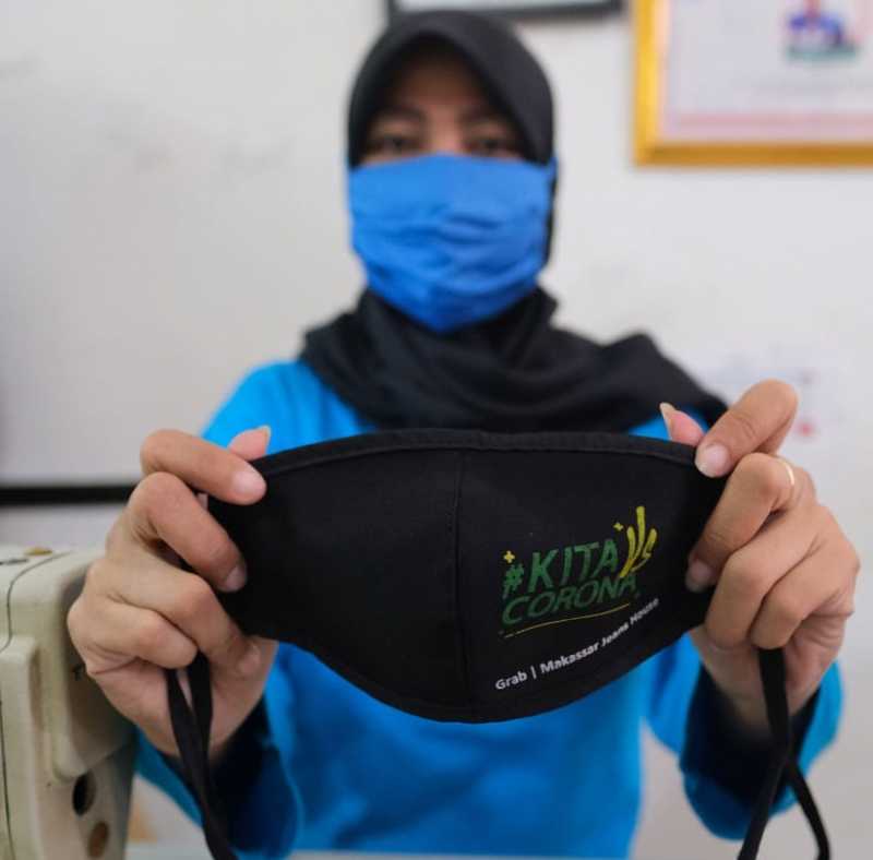 Grab dan MJH Latih Puluhan Istri Mitra Pengemudi Produksi Masker
