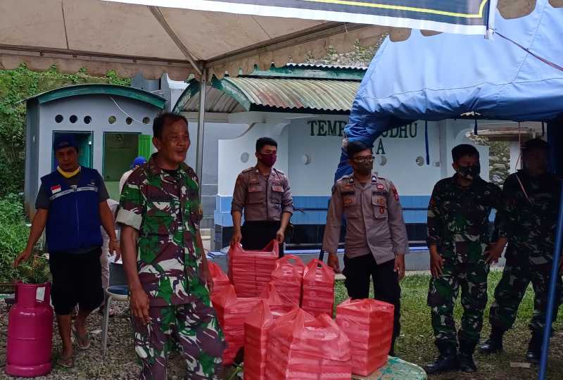 Tiap Hari, Kodim 1419/Enrekang Bagikan 250 Nasi Kotak Buka Puasa Kaum Dhuafa