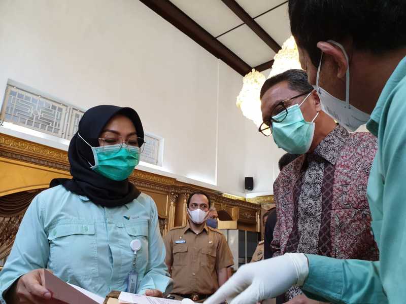 PT Vale Serahkan Puluhan Ribu Alat Medis ke Pemprov Sulsel
