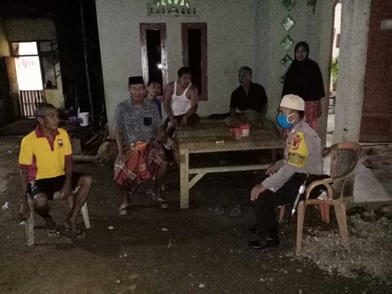 Patroli Dialogis, Bhabinkamtibmas Parangluara Sampaikan Pesan Kamtibmas dan Pencegahan Covid-19