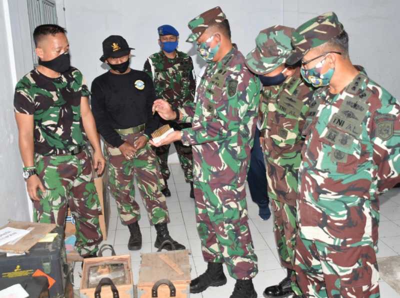 Wadan Lantamal VI Inspeksi Gudang Senjata dan Amunisi