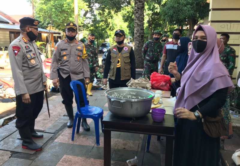 Kapolres Bantaeng Tinjau Dapur Umum SAT BRIMOB Polda SulSel