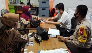 2.6 foto cegah lurah Cegah Penularan Covid-19, Bhabinkamtibmas Pattunuang Koordinasi Lurah
