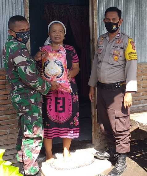 Polsek Mapsu Salurkan Beras ke Warga Kurang Mampu