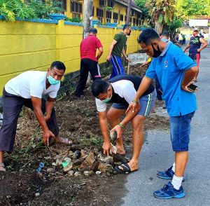 21.6 foto lanta bakti Jaga Lingkungan Dari Corona, Prajurit Lantamal VI Aktif Kerja Bakti