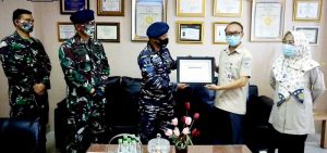 ''Pahlawan'' di Tengah Kelangkaan APD, Prajurit TNI AL Posmat Bira Dapat Penghargaan