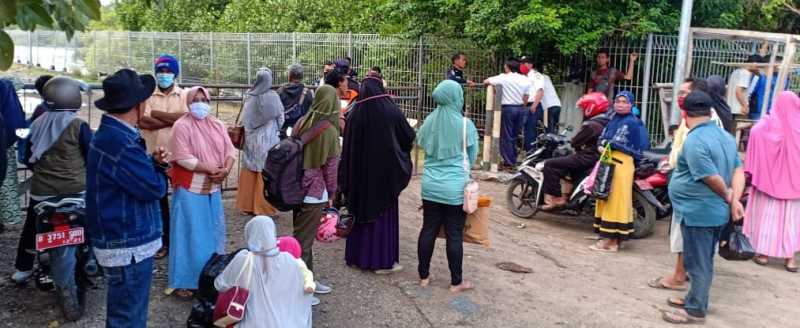 Izin Buang Air Kecil di Kapal, Sikap Petugas Pelabuhan Pattumbukang Perlu Lebih Bijak