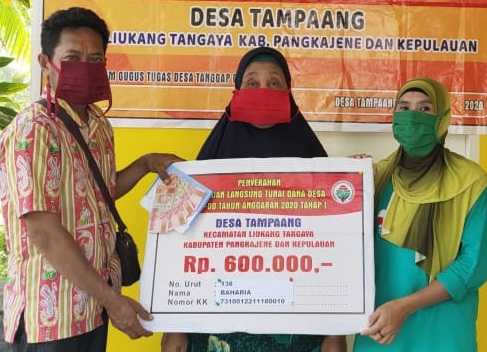 Pemdes Tampaang Salurkan BLT-DD Tahap I