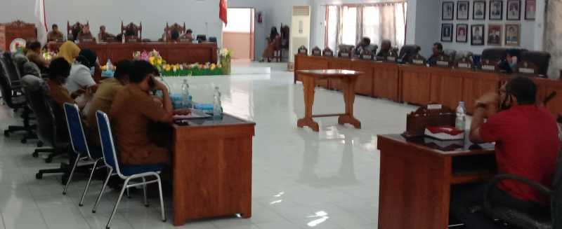 Rapat Kerja DPRD-Tim Gugus Tugas Covid-19 Majene Berjalan Alot