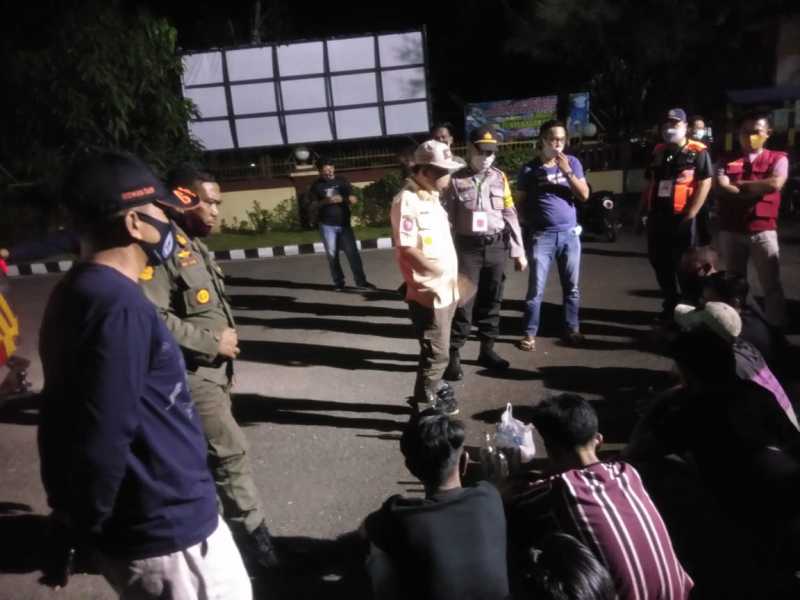 Sejumlah Remaja Diamankan Saat Pesta Miras di Stadion 