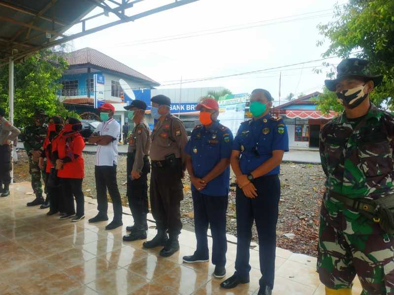 Damkar Bersama PMI Luwu Gelar Penyemprotan Dispektan