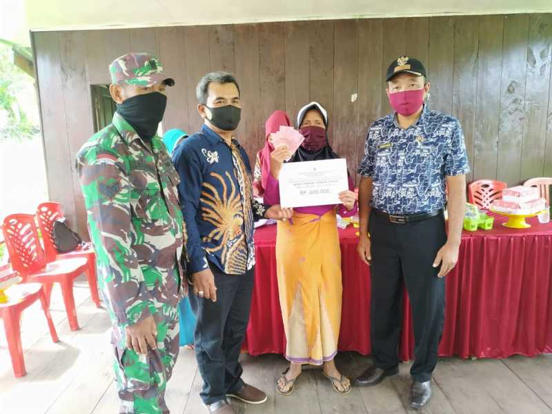 Pemdes Bontona Saluk Salurkan BLT- DD Tahap Pertama kepada 60 KK, Berikut Penjelasanya
