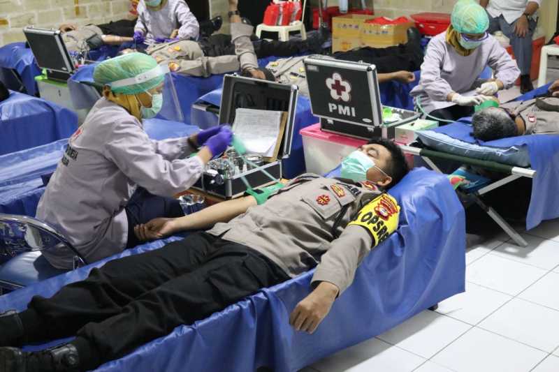 150 Personel Polres Pelabuhan Makassar Donor Darah