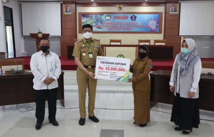 BPJamsostek Serahkan Santunan Kematian Pegawai Non ASN di Gowa