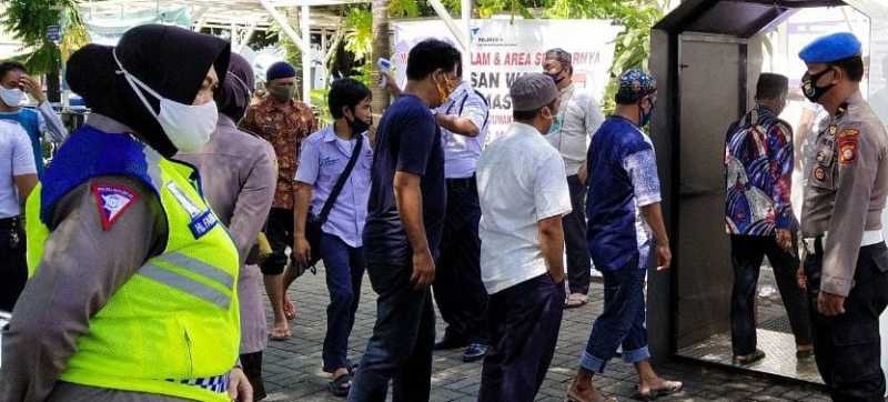 Terapkan Protokol Kesehatan, Polres Pelabuhan Cek Pelaksanaan Salat Jumat