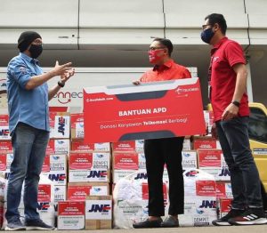 16.7 foto telkommu Bantu Masyarakat di Masa Pandemi, Telkomsel Salurkan Donasi Karyawan dan Direksi